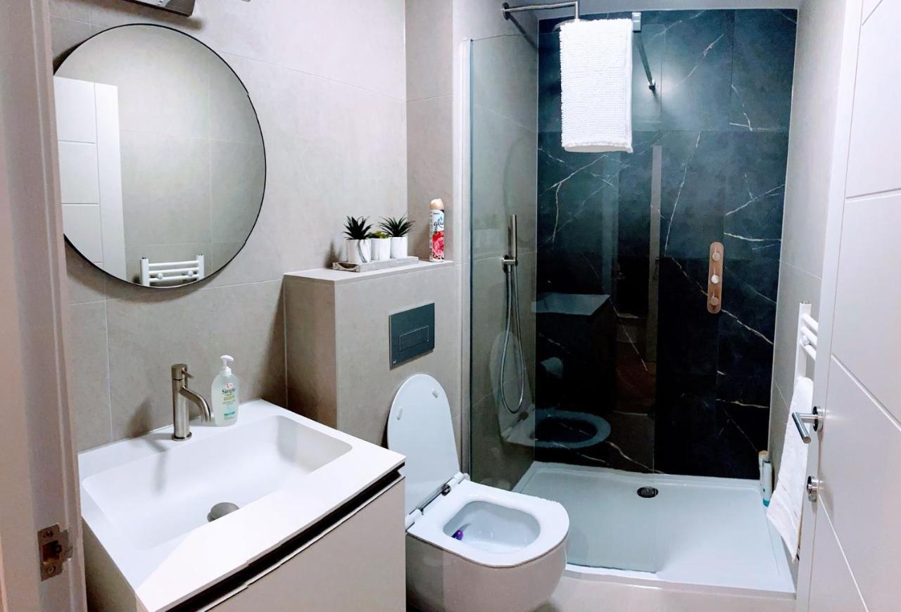 Wimbledon Luxury 3Bedroom Apartment Raynes Park Exterior photo