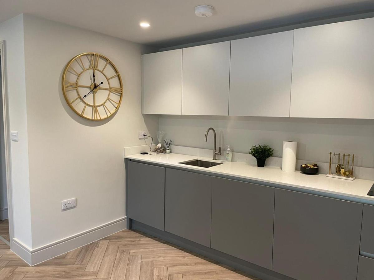 Wimbledon Luxury 3Bedroom Apartment Raynes Park Exterior photo